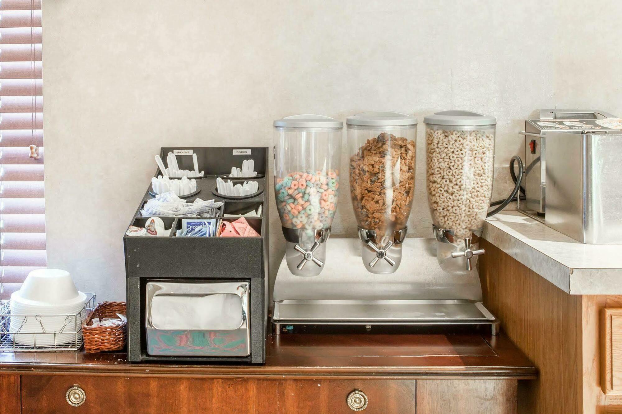 Econo Lodge Inn & Suites East Νόξβιλ Εξωτερικό φωτογραφία