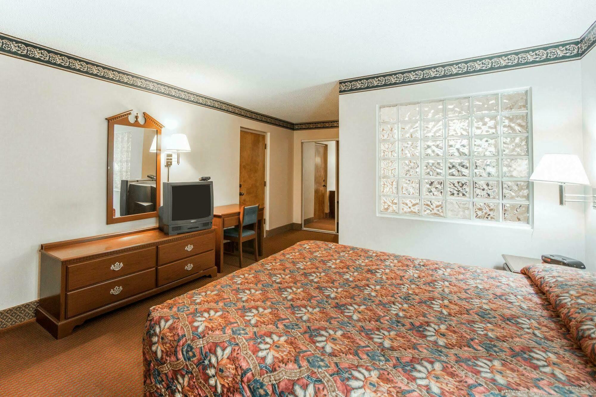 Econo Lodge Inn & Suites East Νόξβιλ Εξωτερικό φωτογραφία